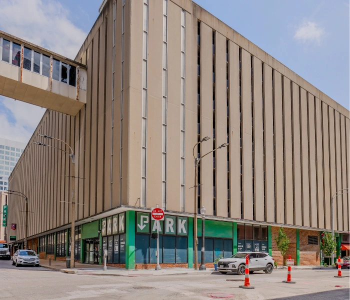 Kiener Plaza West Garage | iParkit St.Louis Parking